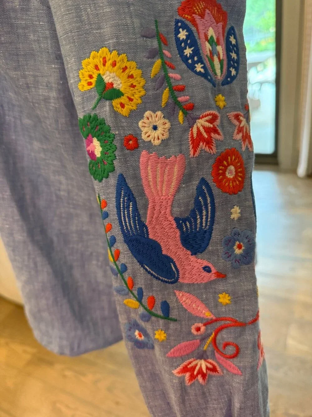 Boden Grace Linen Top-Chambray, Embroidered Birds Size 2 - Picture 4 of 8